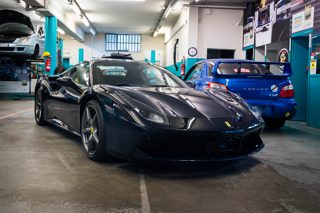 Ferrari 488 Pista! - Autobox