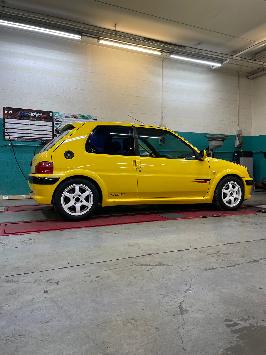 Piccola ma incazzata - Peugeot 106 RALLY - Autobox